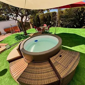 casa-familiar-montilla-jacuzzi.1costadelsol.com/